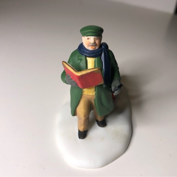 Department 56 Dickens Village – Figurines (lot of 12)  - $60 - Picture 11 of 16